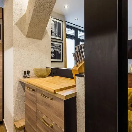 Hsh Pantheon Port-royal Charming 6p-2br Apartment *